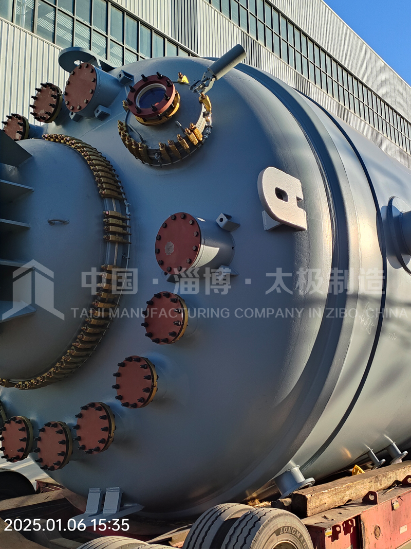 8 萬升閉式反應(yīng)釜發(fā)車！太極制造刷新大型設(shè)備交付紀(jì)錄